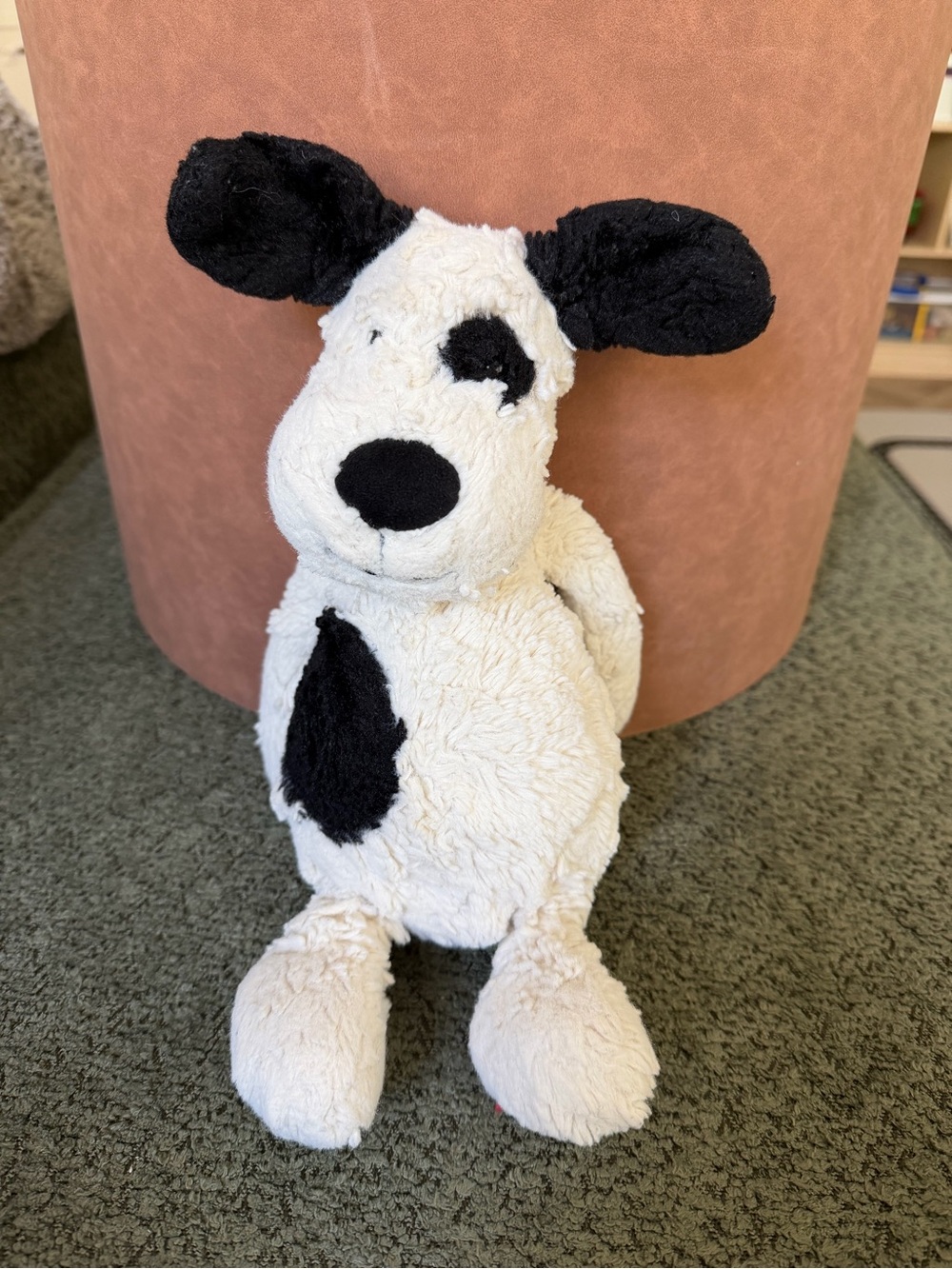 Medium Jelly Cat Bashful Black & Cream Puppy